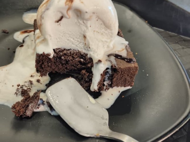 GULABJAM WITH ICE CREAM